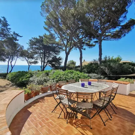 Charming With Garden And Sea View